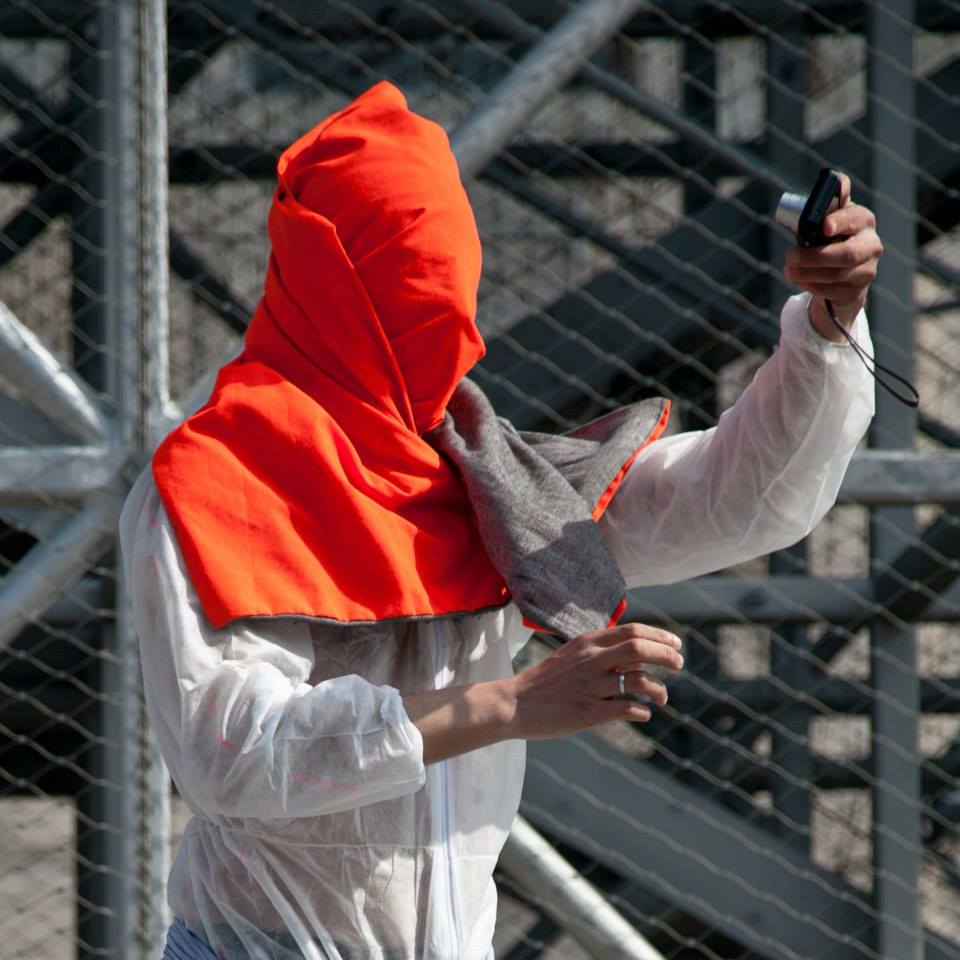 performance devant la platine lors du colloque « Animer l’espace public une esthétique de l’éphémère ? » Saint-Etienne 2015. Photo : Egon Jazz