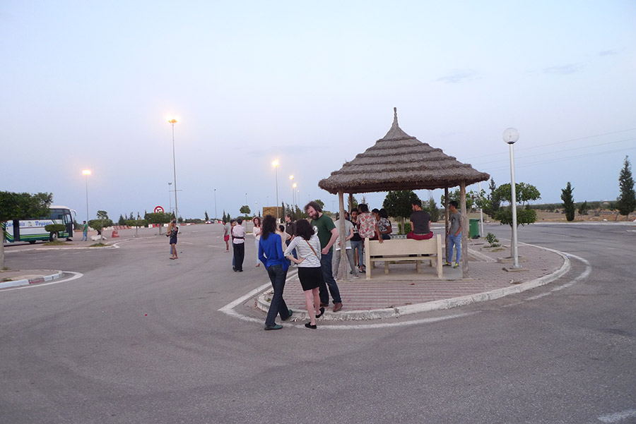 Entre Tunis et Gabès, une dernière pause pendant ces cinq bonnes heures de car.