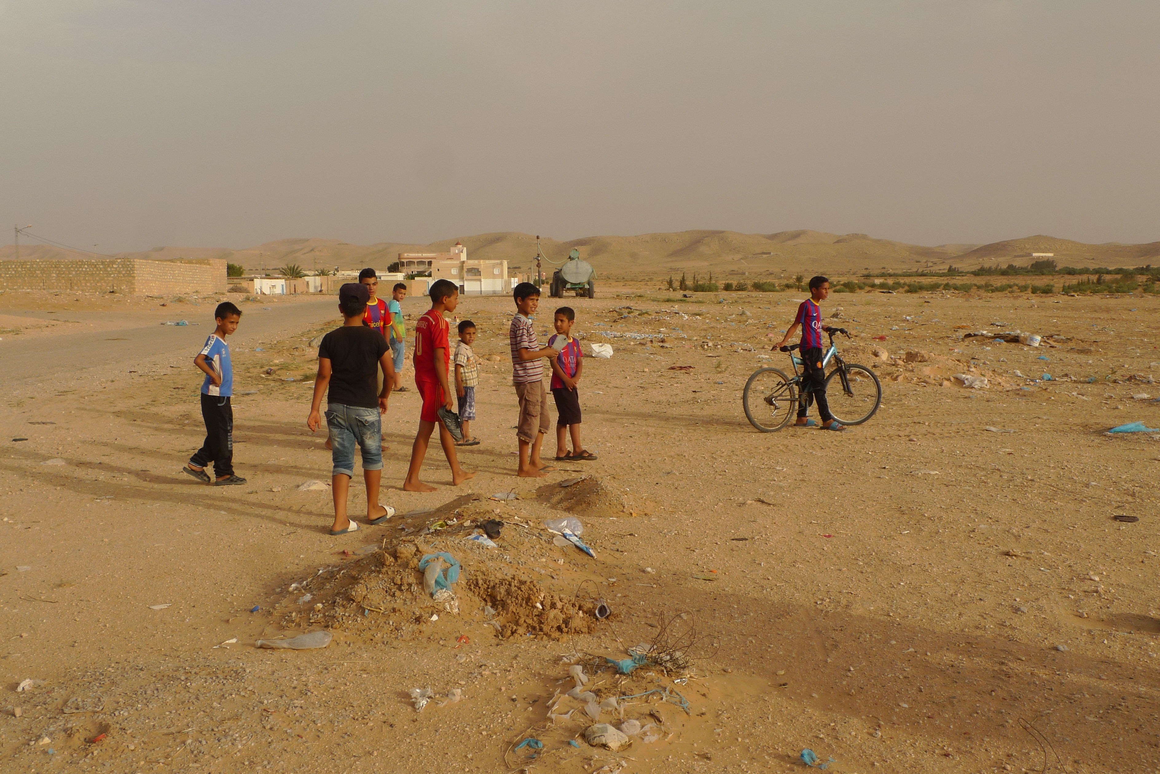 tunisie-j2-enfants-desert